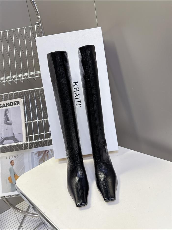 2025112817447864 560